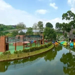 Lembang Park & Zoo, Favorite Educational Tour for Family Vacations