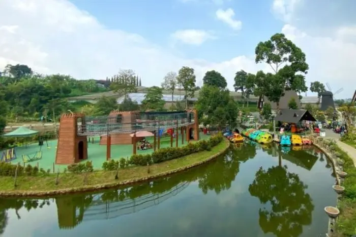 Lembang Park & Zoo, Favorite Educational Tour for Family Vacations