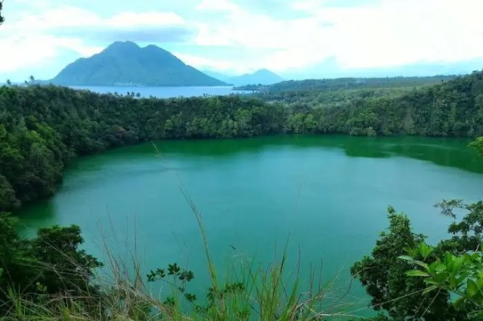 Tolire Lake, a Beautiful Lake Rich in Charm in Ternate