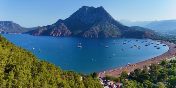 Adrasan’da Sezon Açılıyor: Tatilciler Doğayla İç İçe Bir Yaz İçin Hazır